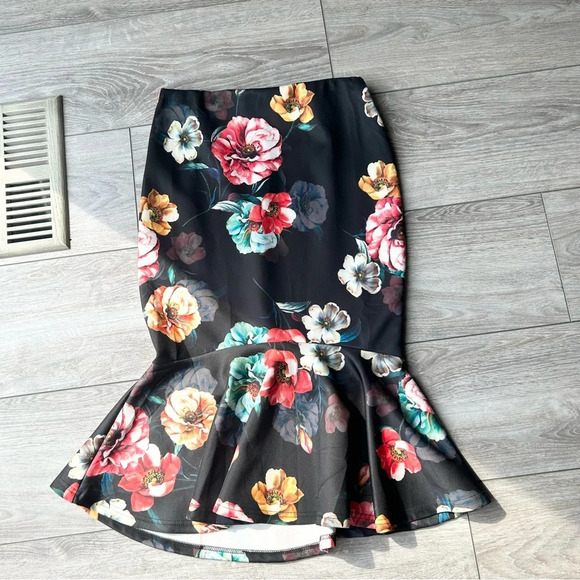 NWT Another Story Floral Print  Midi Skirt with Fluted Hem Mermaid Skirt - Picture 3 of 15